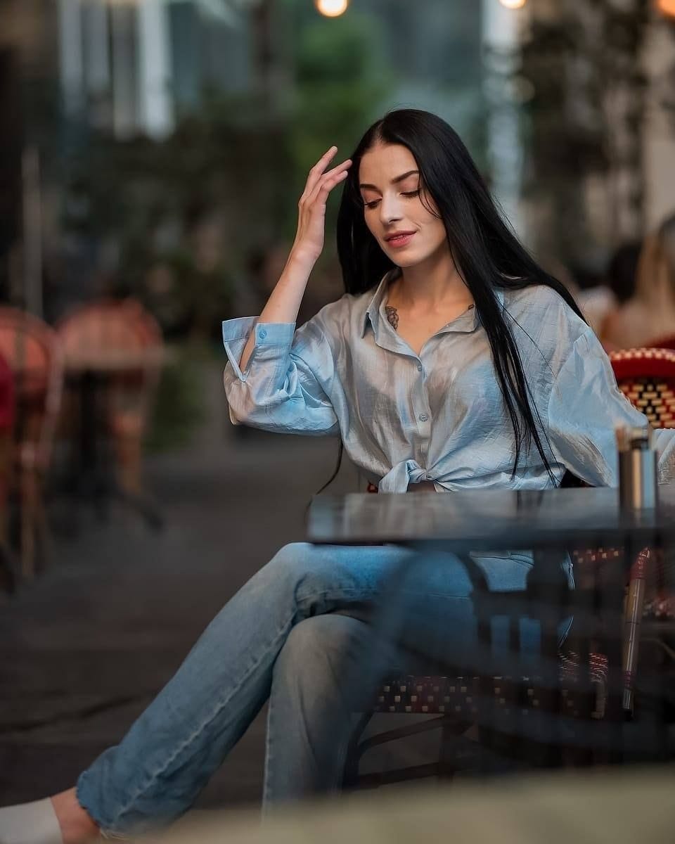 ליזה- בתל אביב – בת 25 מעסה דוגמנית