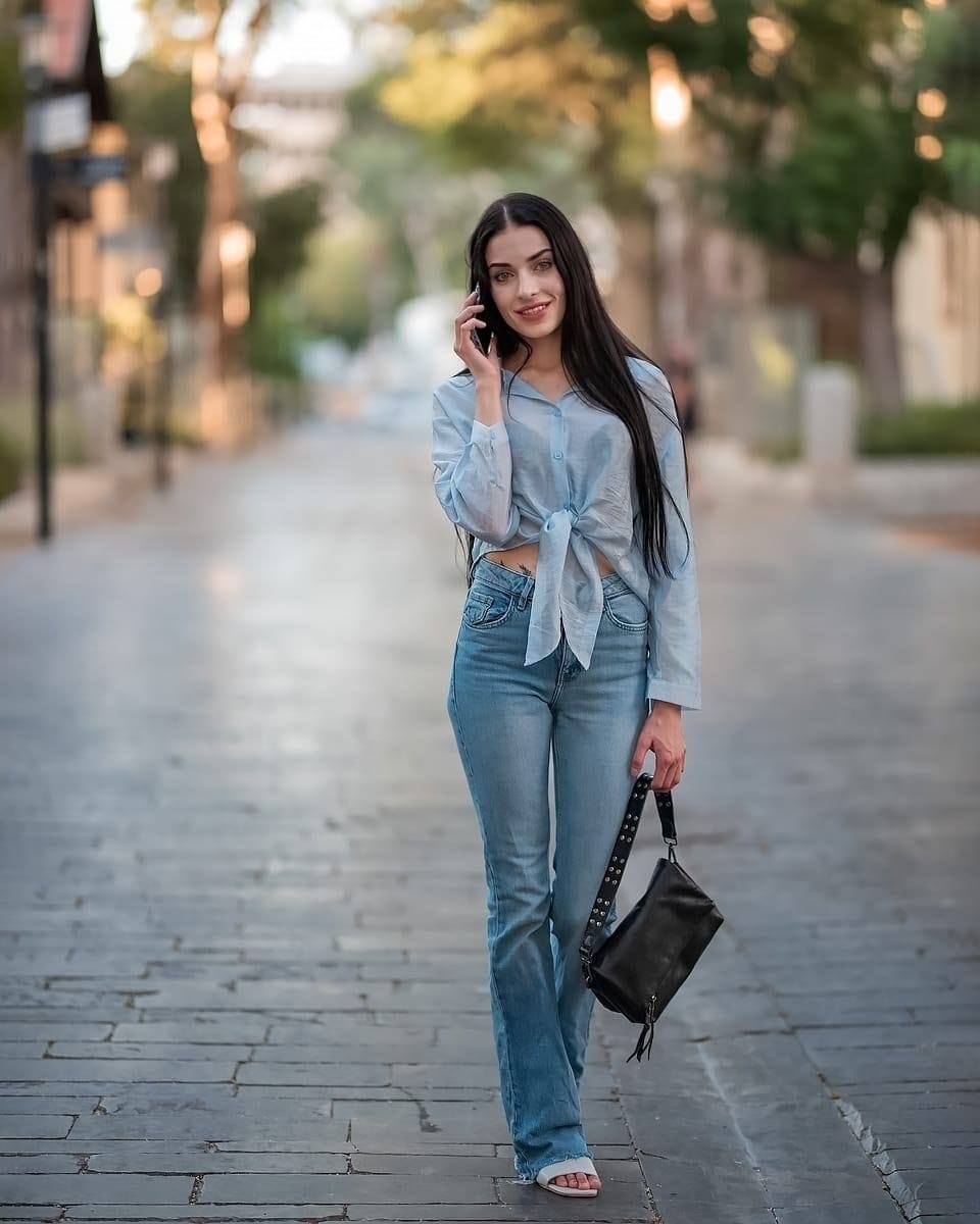 ליזה- בתל אביב – בת 25 מעסה דוגמנית