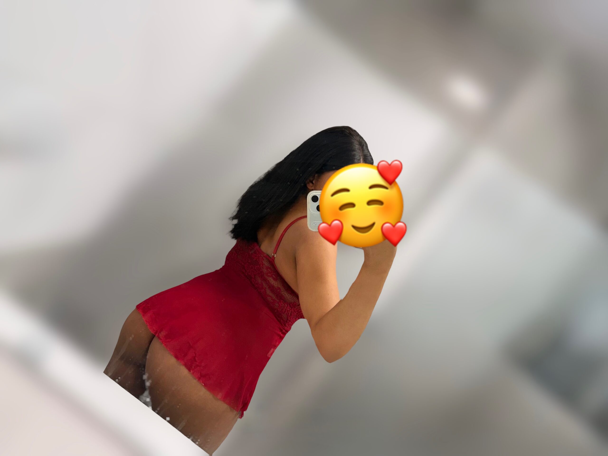 קיילי בנתניה – אפריקאית תיירת בת 24